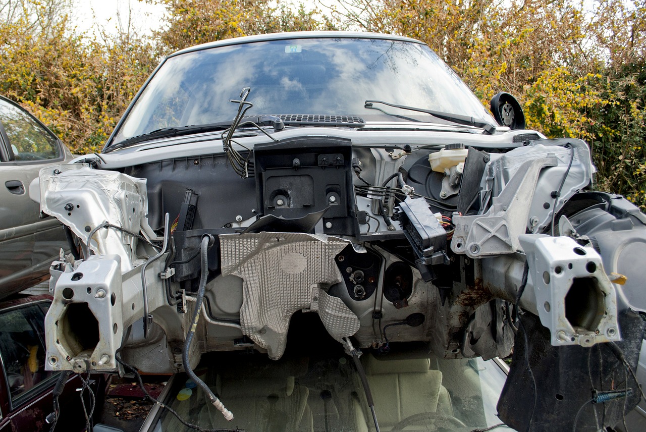 Voiture accidentée, non réparable, que faire ?