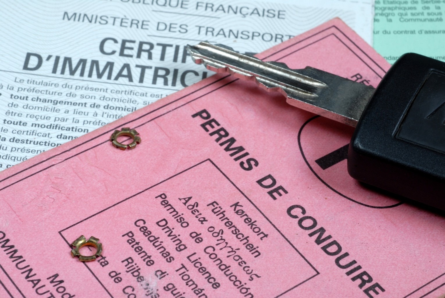 Économisez en passant votre permis rapidement